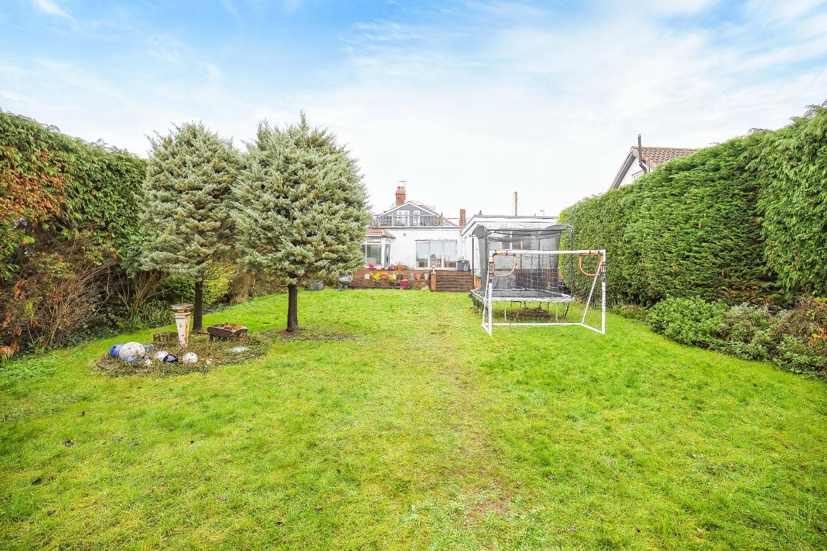 76 South Road, Sully, CF64 5SL